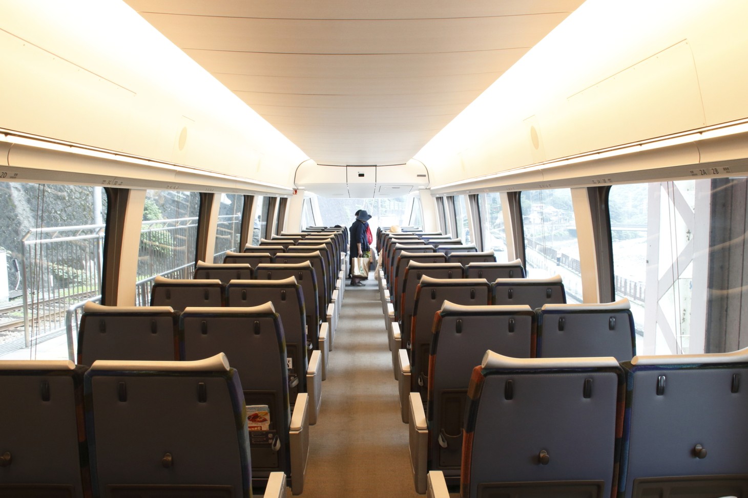 Interior del "Enoshima Romancecar"