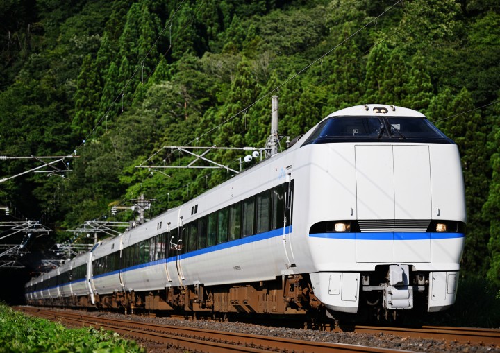 Información sobre horarios, tarifas y compra de billetes para el tren "THUNDERBIRD".
