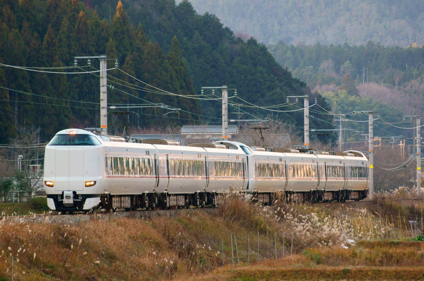 El exterior del tren "HASHIDATE".